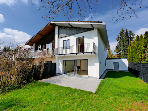 Herrlicher Hausanblick von der Gartenseite