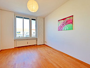 geräumiges Schlafzimmer nach Norden